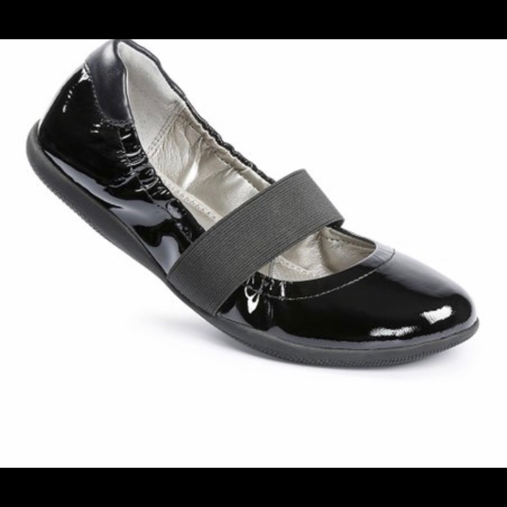 Me Too Harlow2 flats.perfect on your feet all day